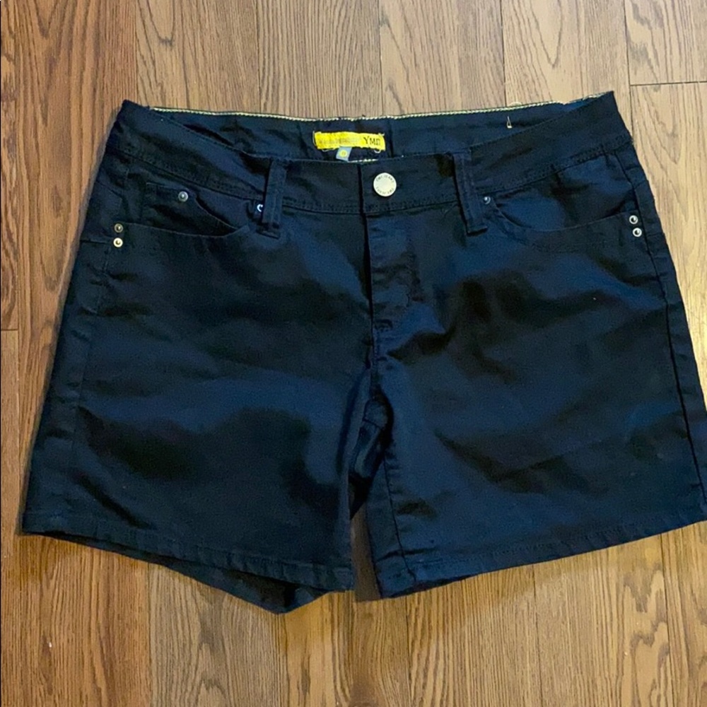 Cute black shorts